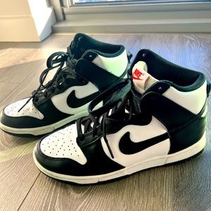 Nike Dunk “panda”